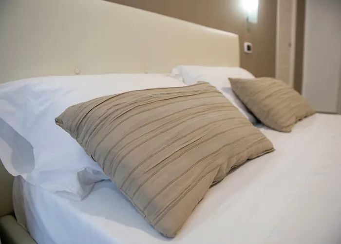 Smeraldo 4* نابولي