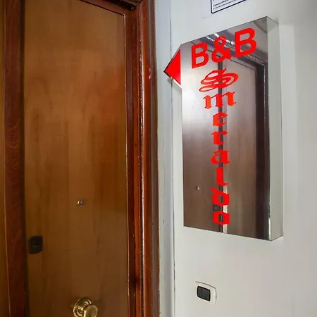 Smeraldo ゲストハウス 4*